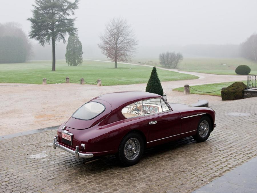  Aston Martin DB2/4 Sports Saloon 1953 года  (фото 12 из 15)